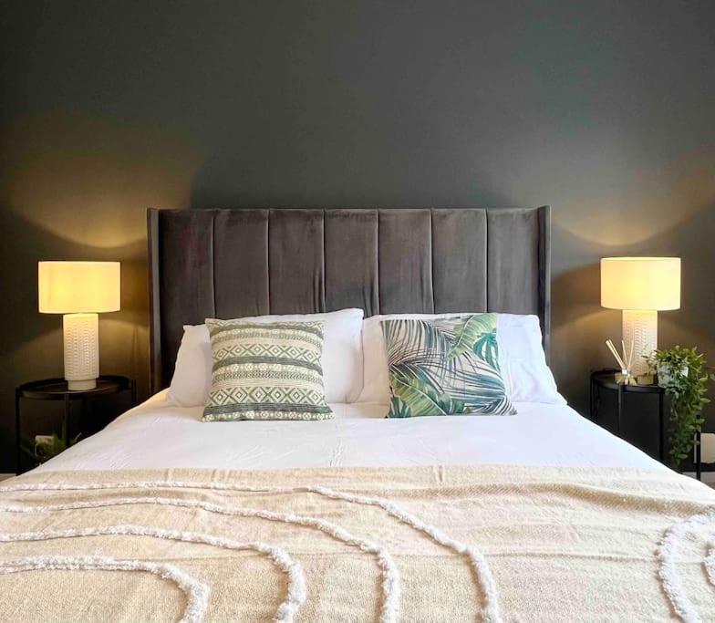 Beautiful Windsor 2 Bed, Perfect Location, 5 Mins Walk To Centre, Free Parking, Legoland, Ascot Apartment Ngoại thất bức ảnh